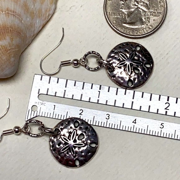 NWOT Sand dollar earrings antique silver finish - Picture 4 of 4
